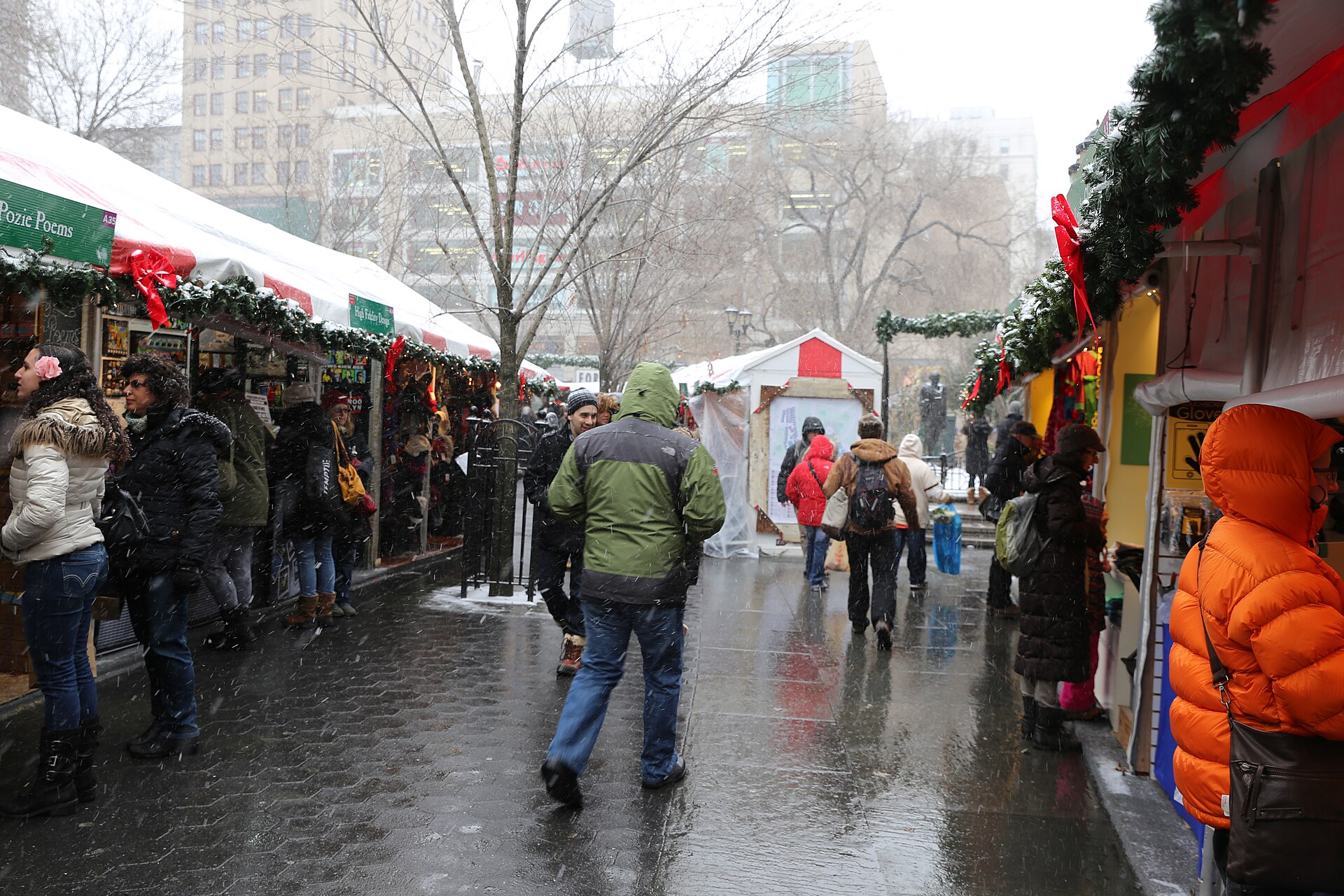Union Square Christmas Market (11599229803)